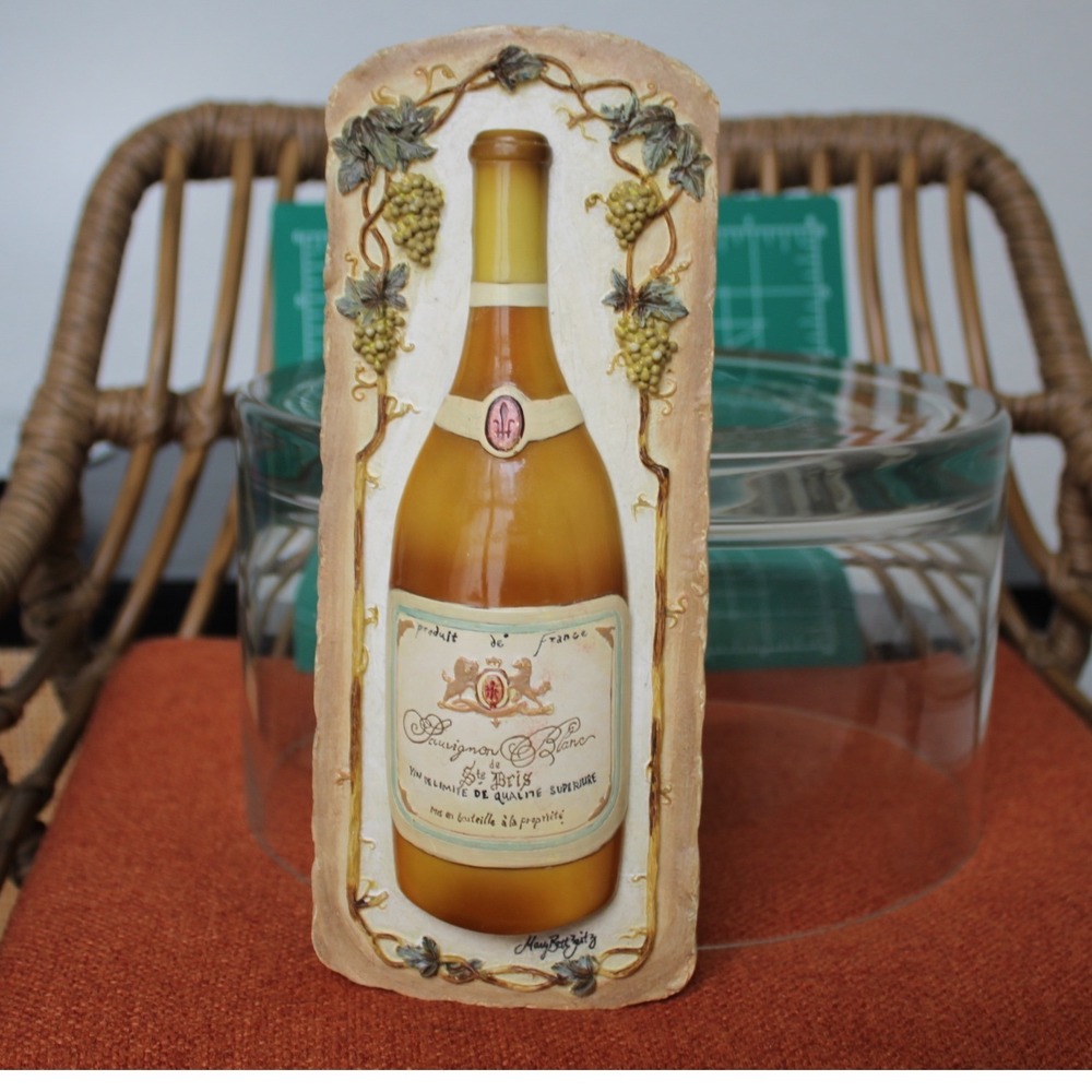 Mary Beth‎ Zeitz Sauvignon Blanc Wine Bottle 3D Wall Plaque Resin Decor 10 inch